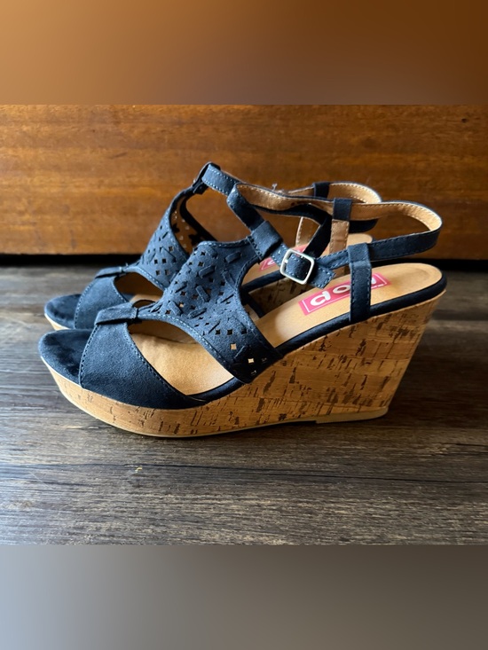 pop Shoes - Pop Dareese Cork Wedge Platform Heels in Navy Size 9.5M